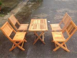 bàn ghế gỗ xếp cà phê ngoài trời