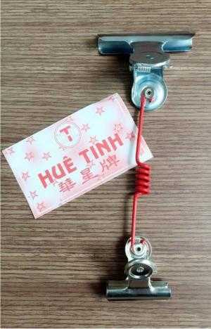 Kẹp lò xo wobbler quảng cáo sản phẩm