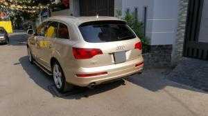 Kẹt tiền bán AUDI Q7 bản full 2009 màu vàng rất đẹp và sang trọng.