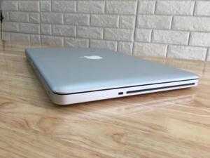Macbook pro 13inch MD102