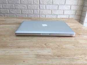 Macbook pro 13inch MD102