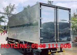 Xe tải Hino XZU720 3T5 thùng kín