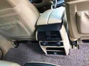 Bán xe BMW X6 2010 màu trắng full option, odo 37.000km mới tinh.