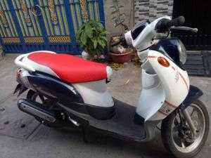 Yamaha Mio Classico màu trắng xanh bstp mới 95% xe đẹp máy eem chạy nhẹ vọt lợi xăng