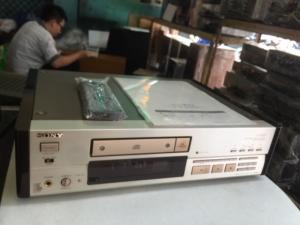 Chuyên bán CD Sony 555ES hàng bải long lanh