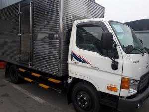 Hyundai HD65 1.9 tấn vào thành phố vào giờ cao điểm , đóng thùng xe theo yêu cầu khách hàng