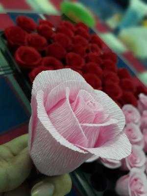 Hoa hồng giấy nhún handmade 1 bông