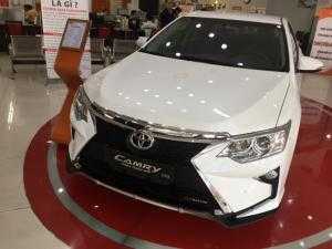 Camry 2.5 màu trắng giao ngay