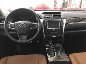 Camry 2.5 màu trắng giao ngay