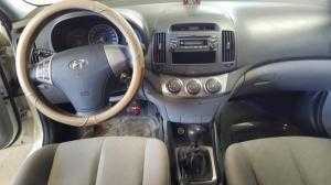 Bán Hyundai Avante 1.6MT số sàn màu trắng sản xuất 2015 đi 39000km