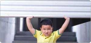 hệ thống an toàn cho cửa cuốn tránh tai nạn cửa cuốn đặc biệt với trẻ em
