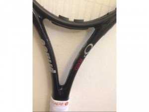 Vợt tennis Prince O3 Red, hình thức đẹp, cấu tạo từ sợi carbon, titan, giá bán 650k