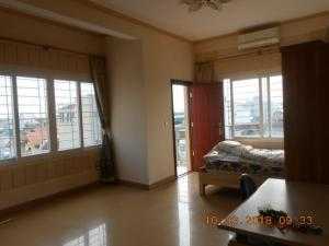 Căn hộ 2 ngủ đẹp, full nt, sáng thoáng, gần cv nước, ao sen, hồ Tây