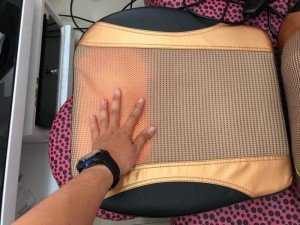 Ghế massage toàn thân Deluxe massage cushion – đệm ghế massage bộ điều khiển thông minh cài đặt, chuyển đổi giữa các chế độ matxa khác nhau. cài đặt sẵn chương trình: Massage thường & massage hồng ngoại.