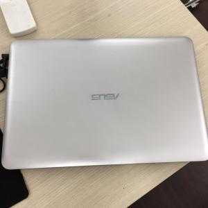 Laptop Asus A556UR i5-6200U 1TB Hdd Ram 4Gb card intel 520 + Nvidia 930MX 2Gb