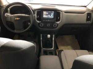 Chevrolet Colorado số sàn liên hệ để nhận giá ưu đãi