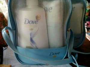 Dầu gội DOVE tặng khăn tặng túi chất