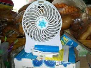 Quạt sạc usd có bin tích điện 3 chức năn