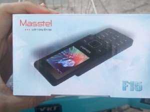 Điện thoại masstel F15 nắp trượt