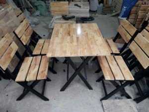 Cần thanh lý 100 bộ bàn ghế gỗ dành cho quán nhậu