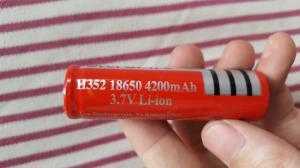 Pin sạc Lithium Li-Ion Ultrafire 18650-4200mAh - 4.2V chính hãng Ultrafire