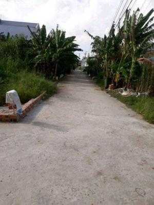Bán Nền Trục Chính Lộ 5m Đối Diện Nhà Nghĩ 999 Đ.Nguyễn Văn Linh 4,5x20m.