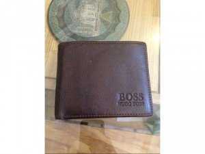 Ví da thật nam hiệu Hugo Boss màu nâu ít dùng còn mới, da dày đẹp bền, có nhiều ngăn phụ giá bán 270k
