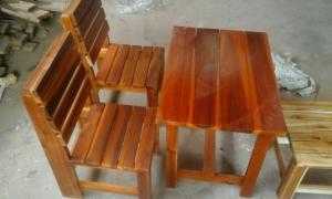 Bộ ghế gỗ lưng dựa nhỏ xinh