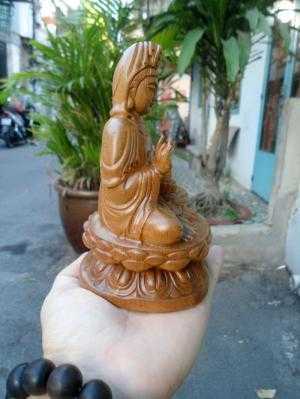 Tượng Phật Quan Âm để ô tô gỗ bách xanh