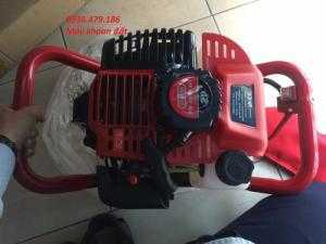 giảm giá sốc khi mua máy khoan đất được tặng thêm mũi khoan và 1 chai nhớt 2 thì,