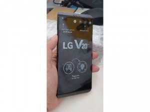 Điện thoại LG V20