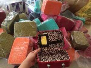Cốp đựng mỹ phẩm vân da cá sấu co gương