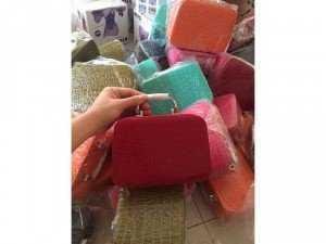 Cốp đựng mỹ phẩm vân da cá sấu co gương