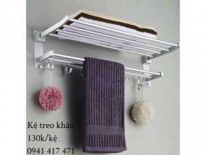 Kệ treo khăn trong phòng tắm