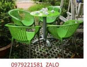 Bộ bàn ghế nhựa đúc mẫu mới