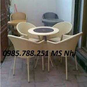Bàn ghế mây nhựa đan giá cả cạnh tranh