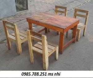 Bàn ghế gỗ quán cóc