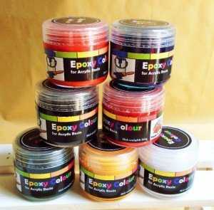 Màu Epoxy chuyên dùng để pha vào các sản phẩm nhựa, tan đều trong nhựa mà vẫn giữ được độ trong và bóng.
Màu bền và không thay đổi theo thời gian.
Chống được các tác nhân gây vàng nhựa.
Không làm thay đổi tính chất của Epoxy Resin.