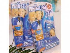 Tẩy trắng răng WHITELIGHT 100% hiệu quả thần kì