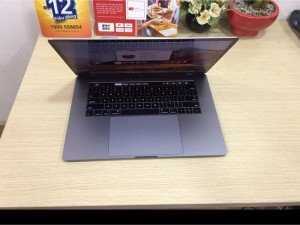 Macbook pro retina MLH32 2016
