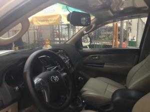 Bán Toyota Fortuner G 2.5MT số sàn máy dầu sản xuất 2015 màu bạc mâm đen