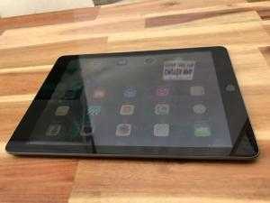 Ipad Gen 5 32G Wifi 3G Trắng Like new Còn BH Apple 5/5/2018 Giá rẻ