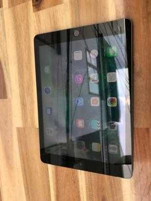 Ipad Gen 5 32G Wifi 3G Trắng Like new Còn BH Apple 5/5/2018 Giá rẻ