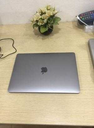 MacBook Pro MPXT2 13.3-inch 2.3GHz Dual-core i5, 256GB Storage