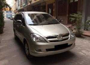 Bán xe Toyota Innova 2007 sô sàn màu bạc xe nhà một chủ từ đầu đi rất giữ.