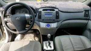Bán Hyundai Avante 1.6AT màu trắng số tự động sản xuất 2015 đi 41000km