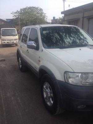 Xe Ford Escape Xlt 2002 trắng máy zin cọp đẹp xuất xắc nhé.