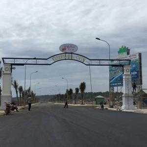 Mặt tiền bờ biển phường Lạc Đạo và phường Đức Long, thành phố Phan Thiết.