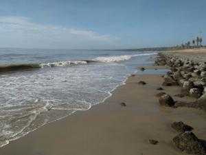 Mặt tiền bờ biển phường Lạc Đạo và phường Đức Long, thành phố Phan Thiết.
