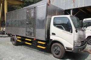 Hino XZU720L, Thùng kín dài 5.15m, trọng tải 3,7 tấn EuroIII, giá ưu đãi